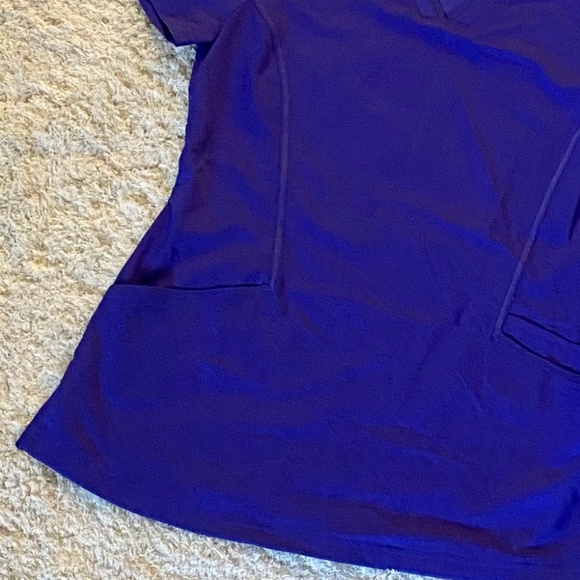 NWOT Purple Label Scrub Top - Picture 7 of 11
